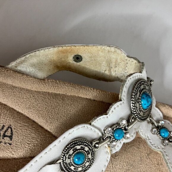 Minnetonka Shoes Women Size 9 Sandals White Leather Silver Faux Turquoise Boho - Picture 11 of 13